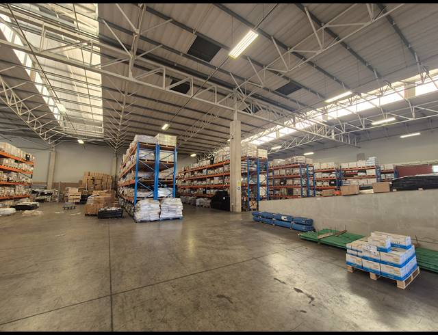 2,495M² WAREHOUSE TO LET IN GOSFORTH PARK
